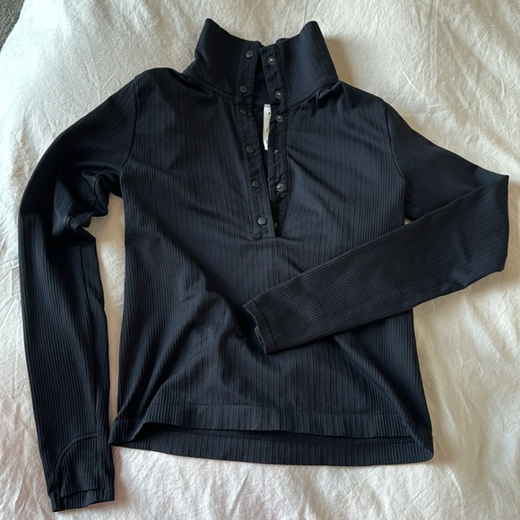 Athleta Tops - Athleta black top